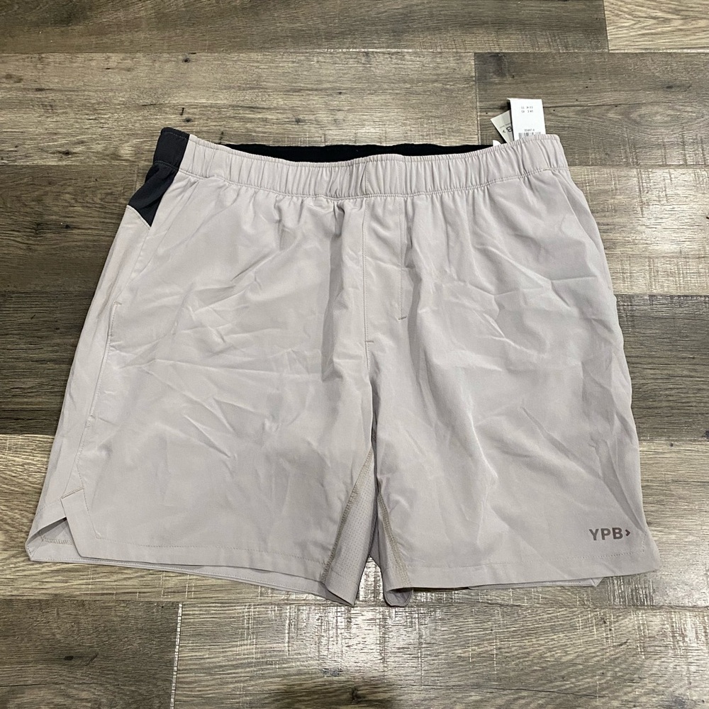 Men’s running shorts